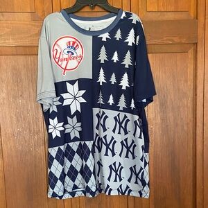 MLB NY Yankees Navy Blue and Gray Graphic Tee